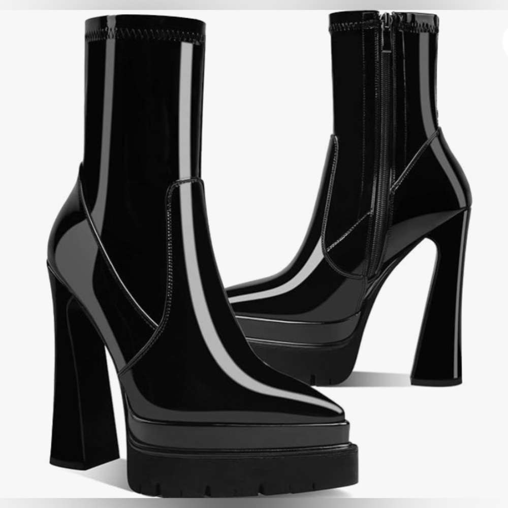 Uacllcau Black Platform Boots for Women. Size 9